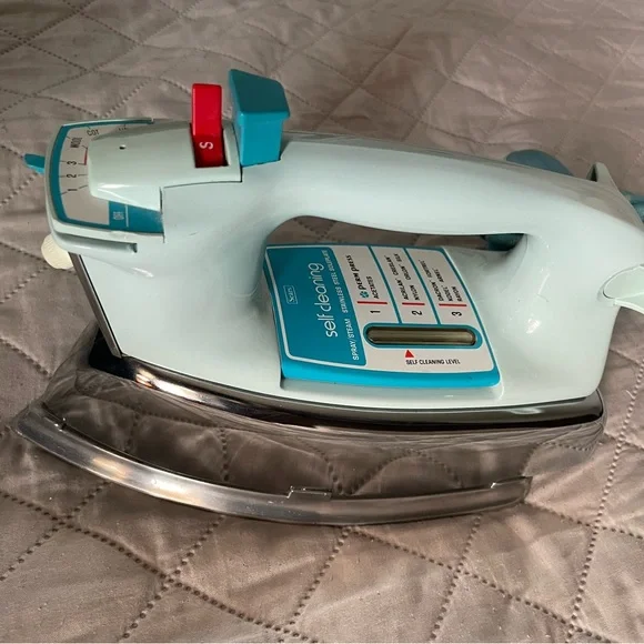 Vintage Electric Iron with Aqua Cord - Picture 4 of 13